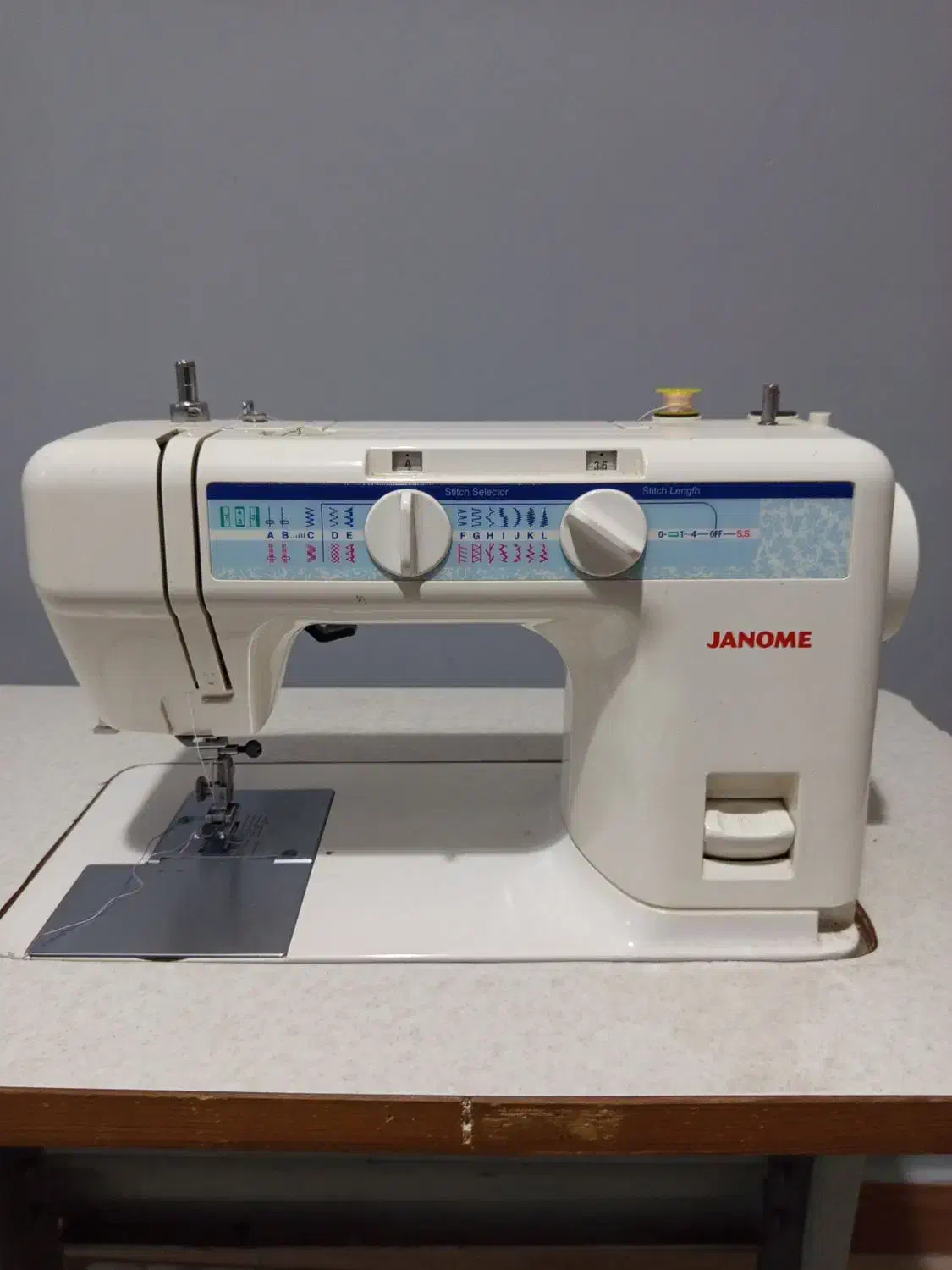 چرخ خیاطی ژانومه همه کاره|چرخ خیاطی و ریسندگی|رشت, ولکس|دیوار