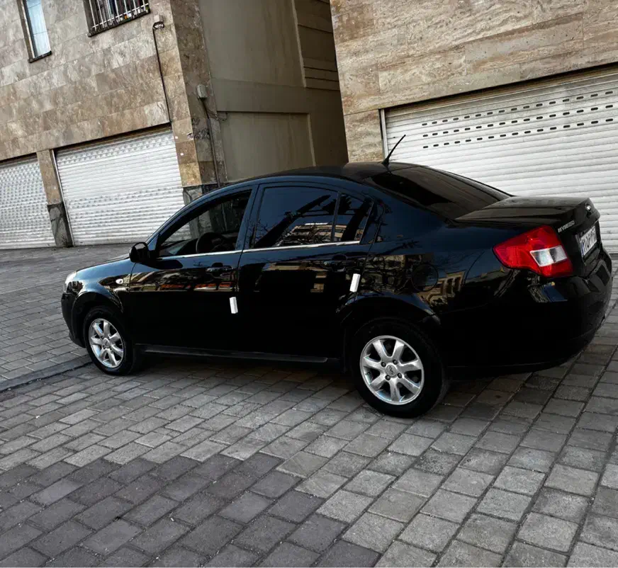 ام وی ام ۵۵۰|خودرو سواری و وانت|همدان, |دیوار