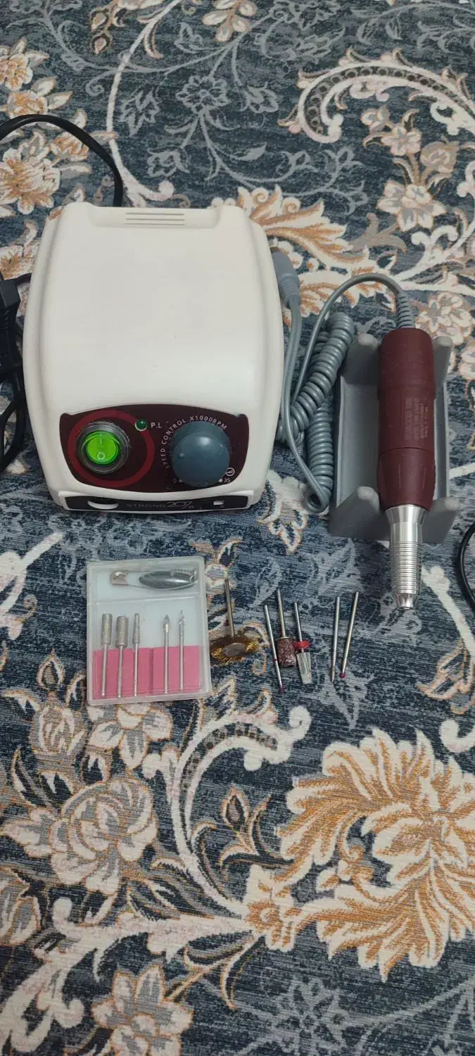 وسایل کامل کاشت ناخن|آرایشگاه و سالنهای زیبایی|قزوین, |دیوار