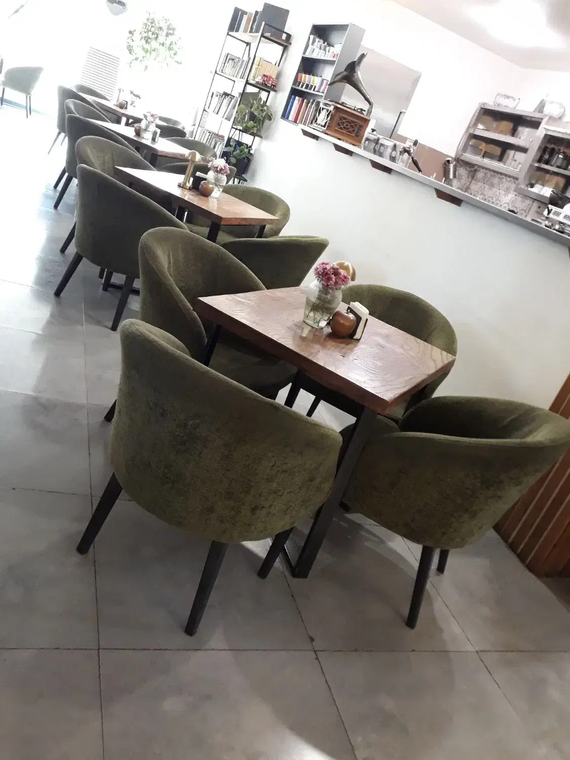 استخدام سالنکار.کارگر ساده همراه جاخواب|استخدام خدمات فروشگاه و رستوران|تهران, پامنار|دیوار