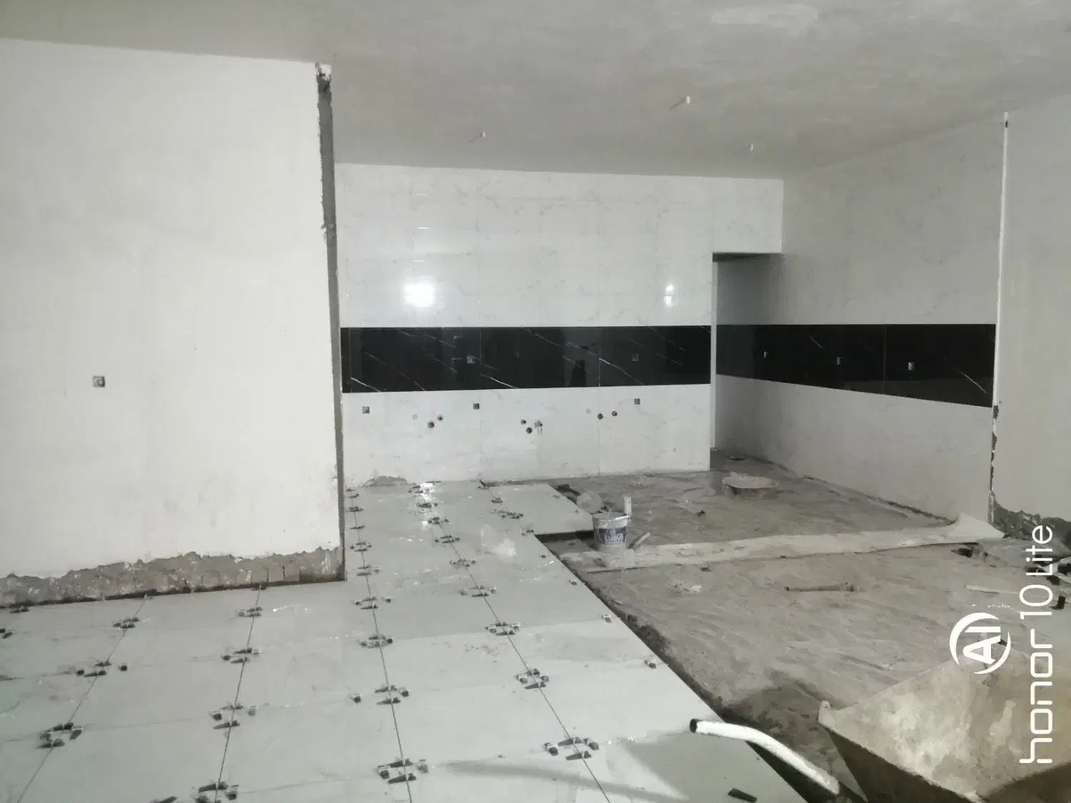 کاشی کاری و سرامیک کاری|خدمات پیشه و مهارت|آبادان, |دیوار