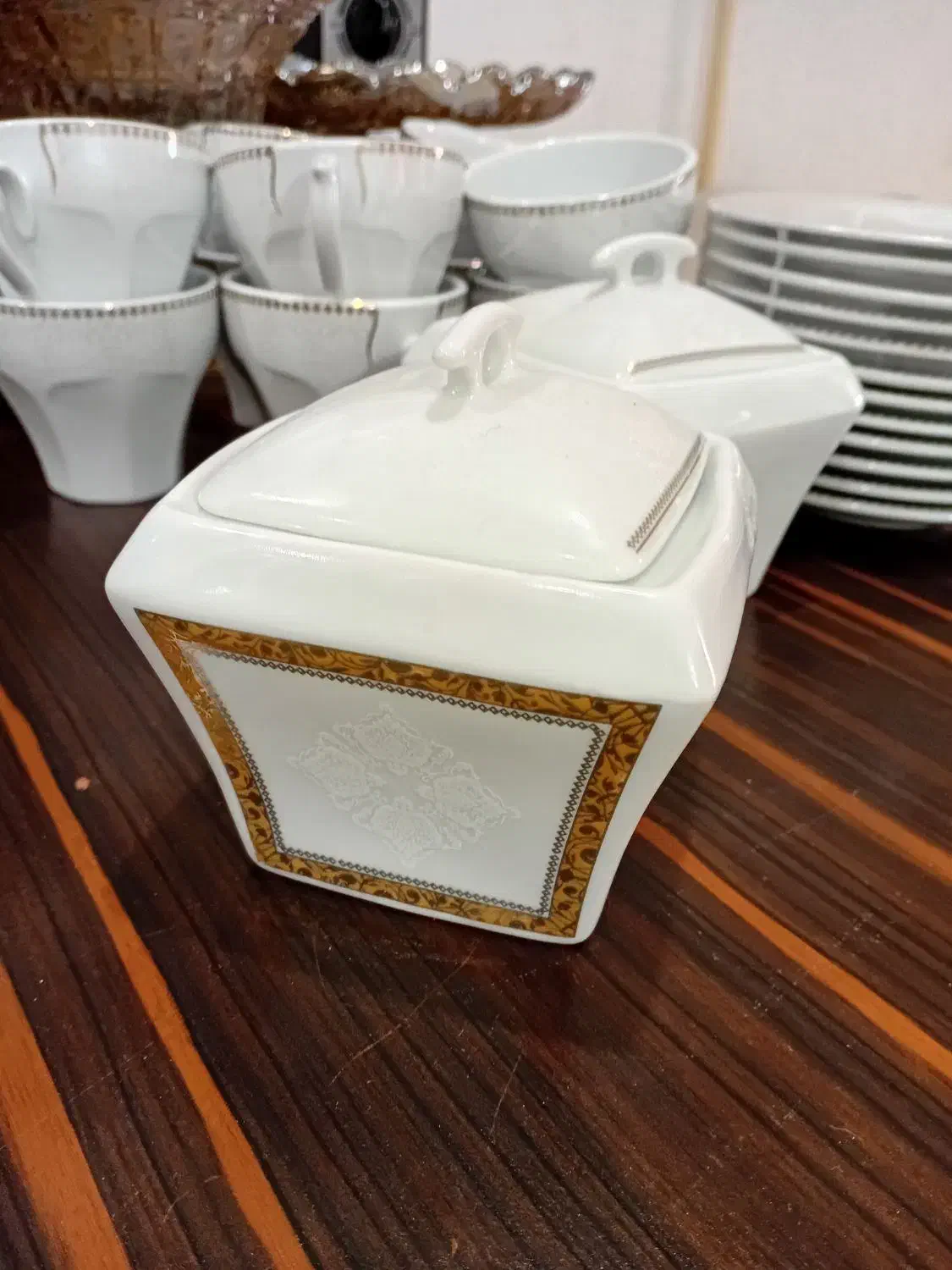 ظروف پذیرایی|ظروف سرو و پذیرایی|اهواز, کمپلو جنوبی|دیوار