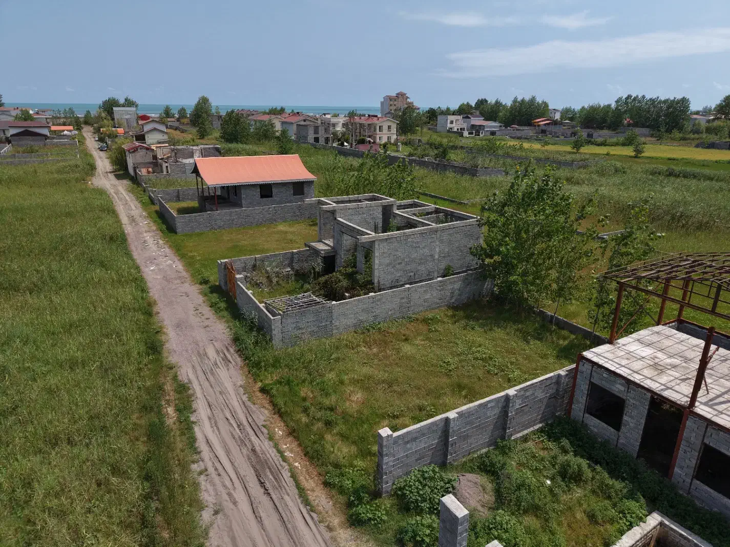 203متر زمین محصورشده درمنطقه تهرانی نشین ویو ساحلی|فروش زمین و ملک کلنگی|رشت, منظریه|دیوار