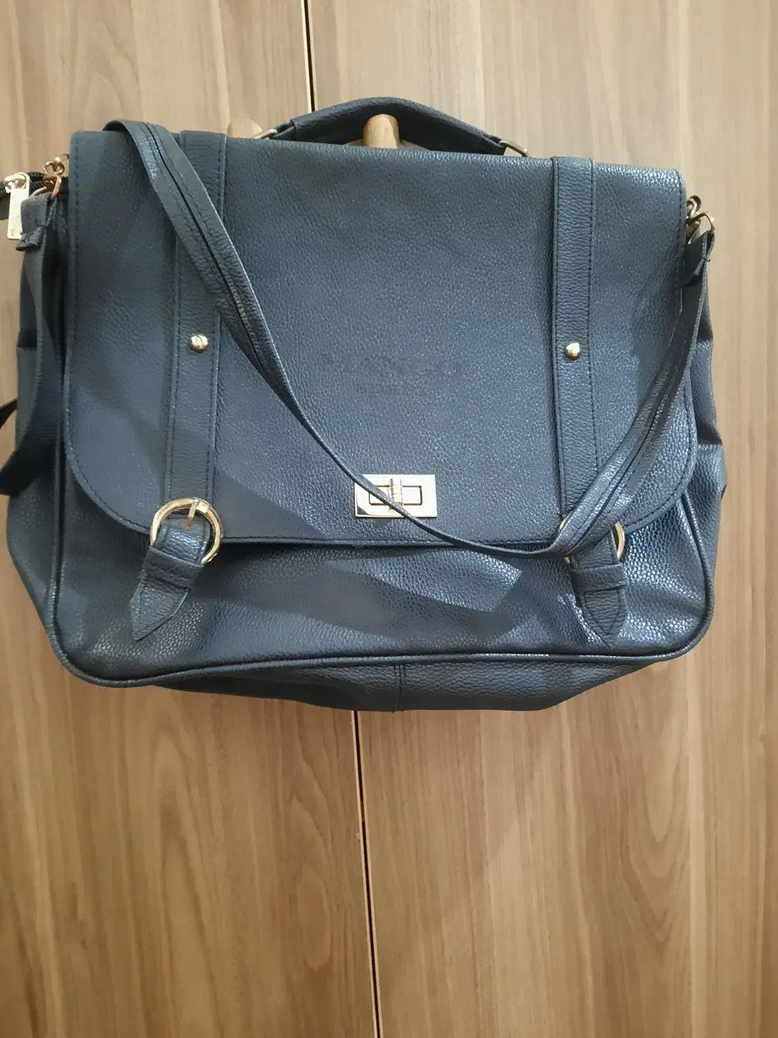 کیف دانشجوی نو|کیف، کفش، کمربند|ارومیه, |دیوار