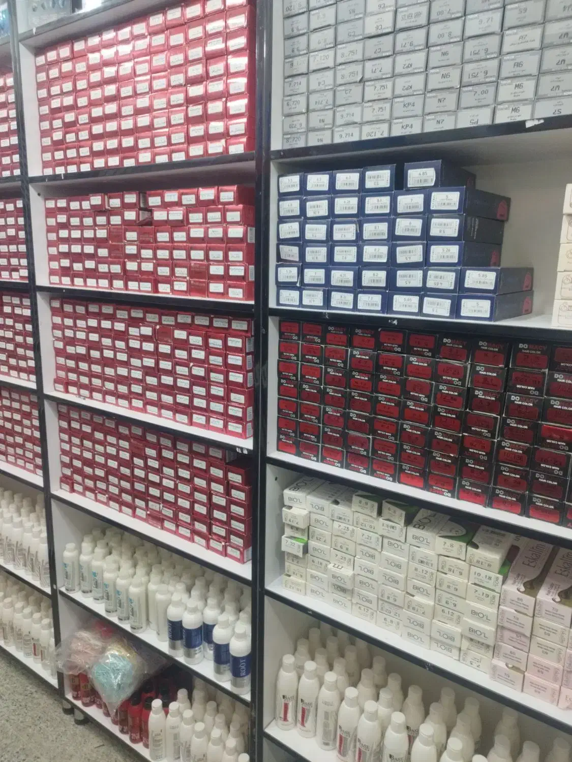 فروش ویژه رنگ مو با تخفیف|آرایشی، بهداشتی، درمانی|بروجن, |دیوار