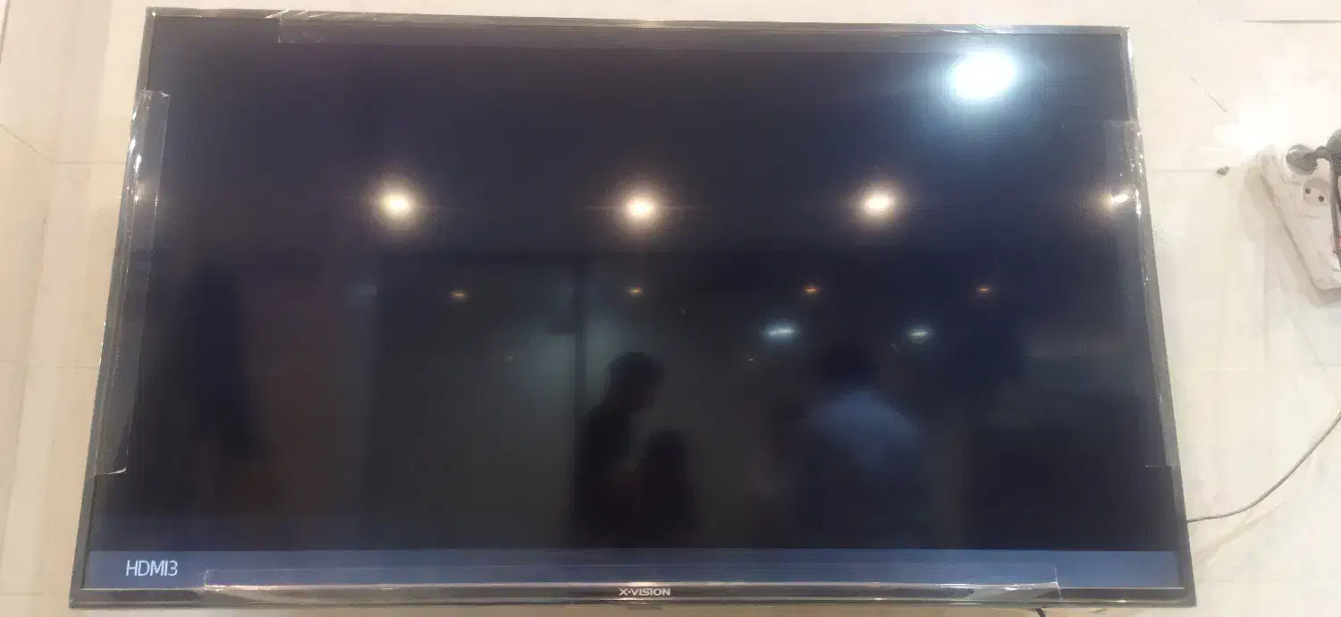 تلویزیون ۴۹ اینچ ویژن|تلویزیون و پروژکتور|شهرکرد, |دیوار