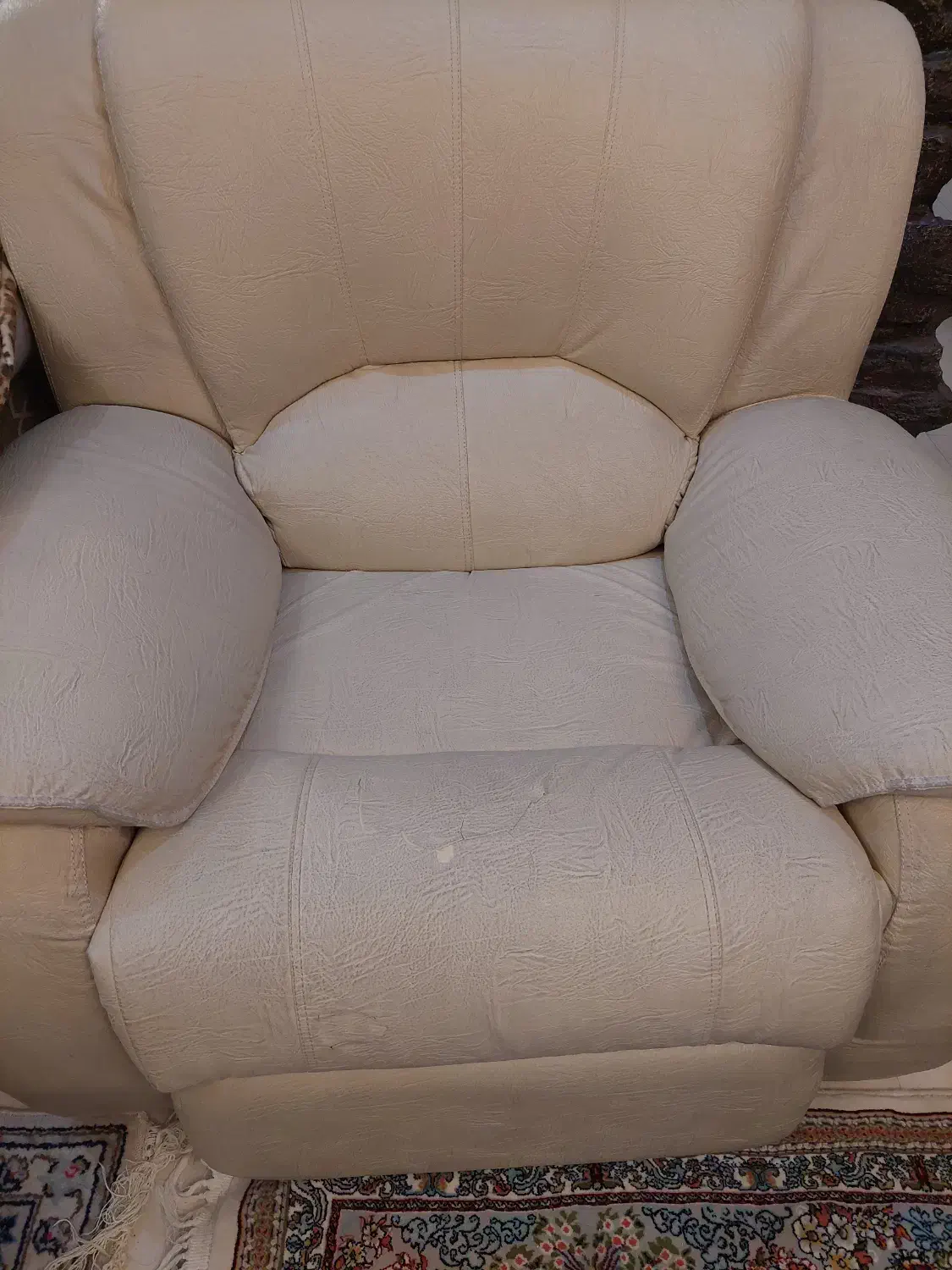 مبل چرمی کارکرده ۷ نفره|مبلمان خانگی و میز عسلی|شیراز, کوی زهرا|دیوار