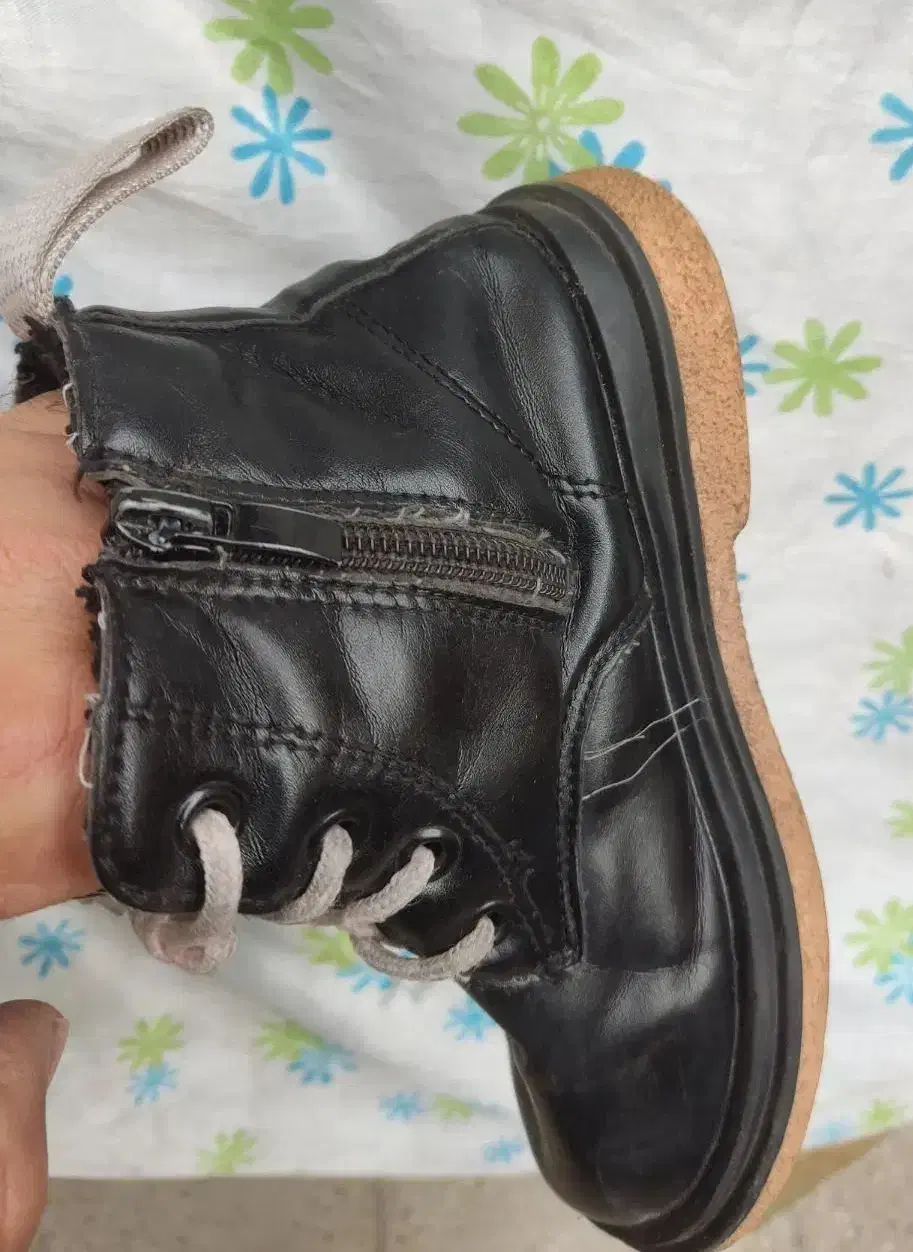 پوتین چرم اصل.خزدار.گرم.سایزه. ۳۰ بچگانه|کیف، کفش، کمربند|پاکدشت, پاکدشت (مامازند)|دیوار