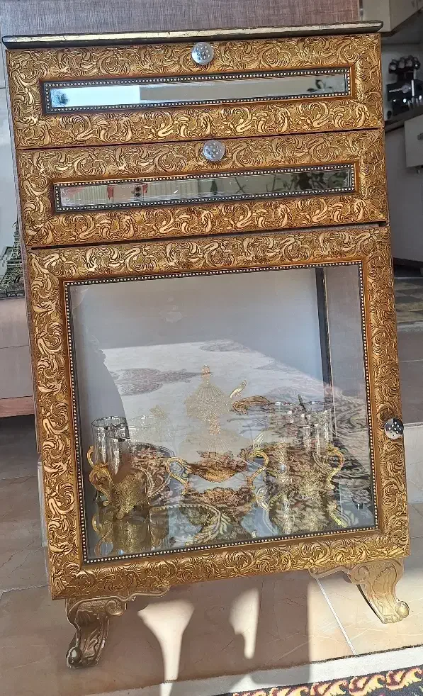 لوازم خانه و دکوری|مجسمه، تندیس، ماکت|چهارباغ, |دیوار