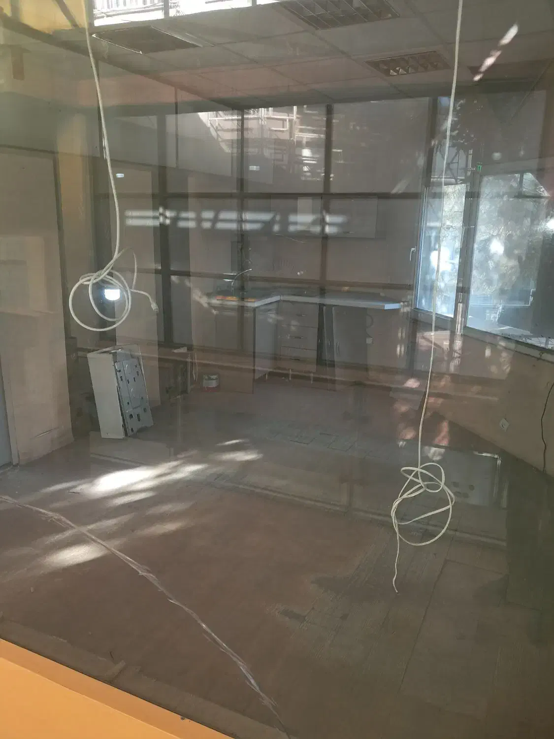 ۲۰متر تجاری پاسداران نبش گلستان اول|اجارهٔ مغازه و غرفه|تهران, پاسداران|دیوار