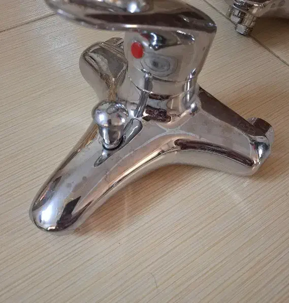 شیر آلات اهرمی قهرمان|لوازم حمام|مشهد, چهارچشمه|دیوار