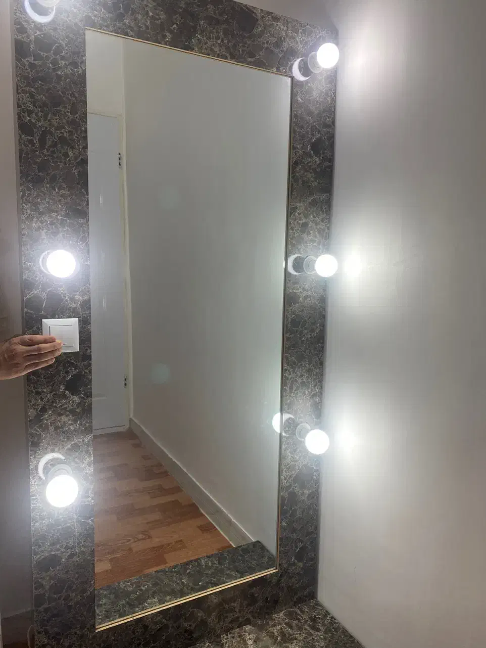 آینه قدی|آینه|پارس‌آباد, |دیوار