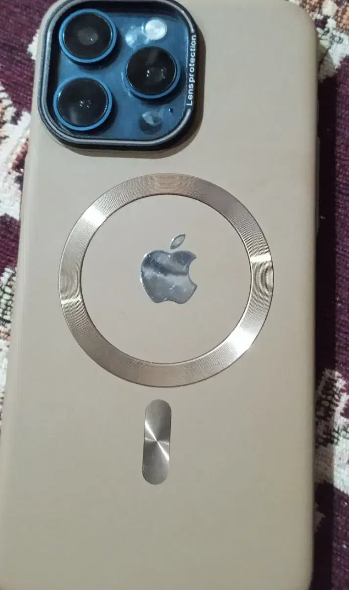 آیفون 15پرومکس|موبایل|سرباز, |دیوار