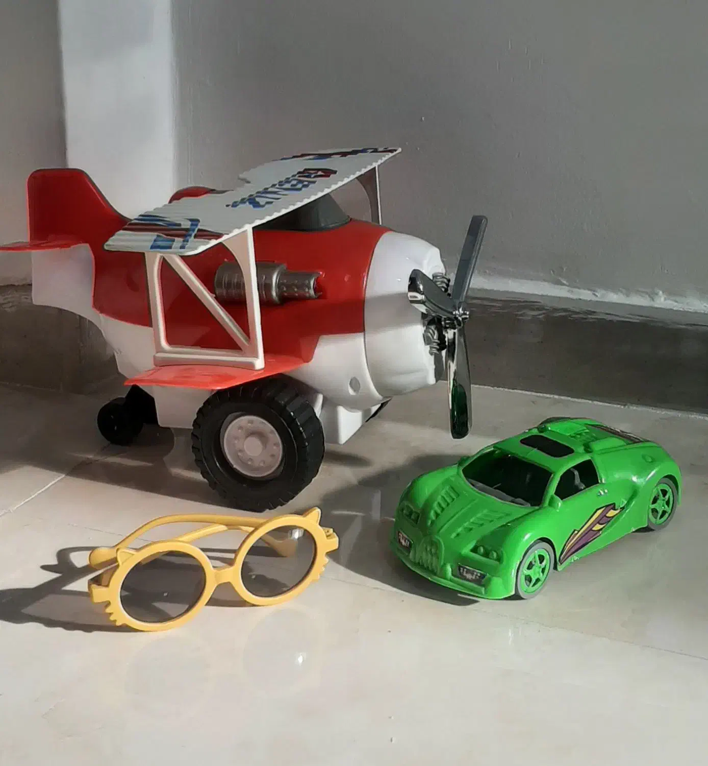 اسباببازی نونو|اسباببازی بچه|فردیس, داوری|دیوار