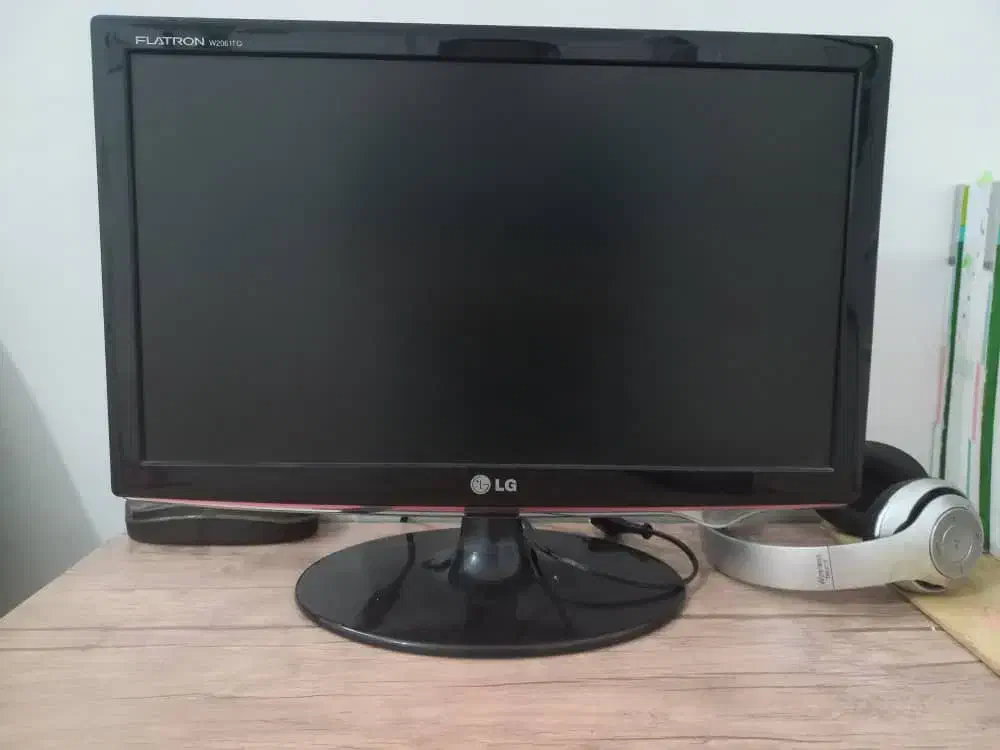 کامپیوتر خانگی|رایانه رومیزی|بروجرد, |دیوار