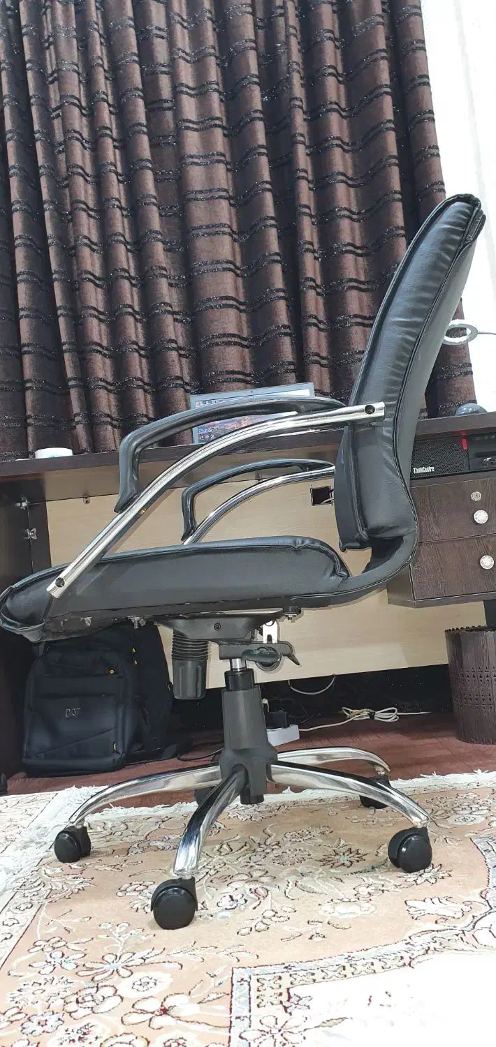 صندلی چرخدار مشکی چرمی|صندلی و نیمکت|اندیمشک, |دیوار