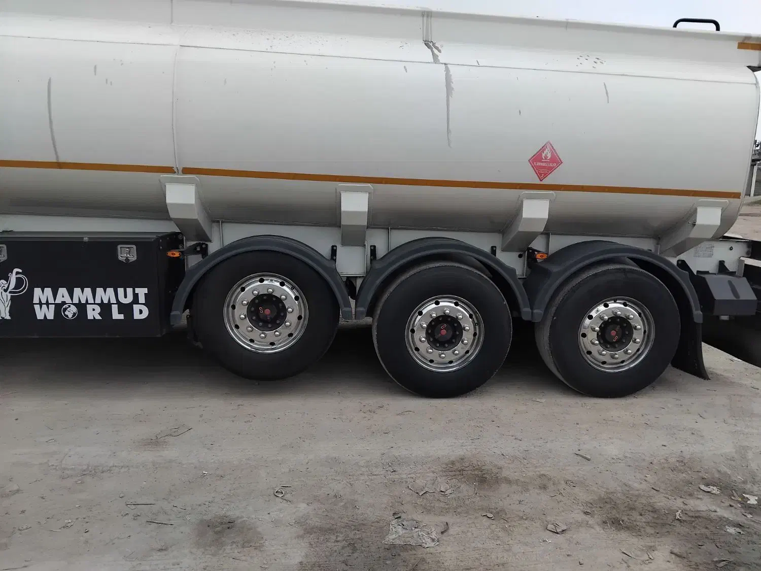 تانکر چهار مواد ماموت شرکتی|خودرو سنگین|باقرشهر, |دیوار