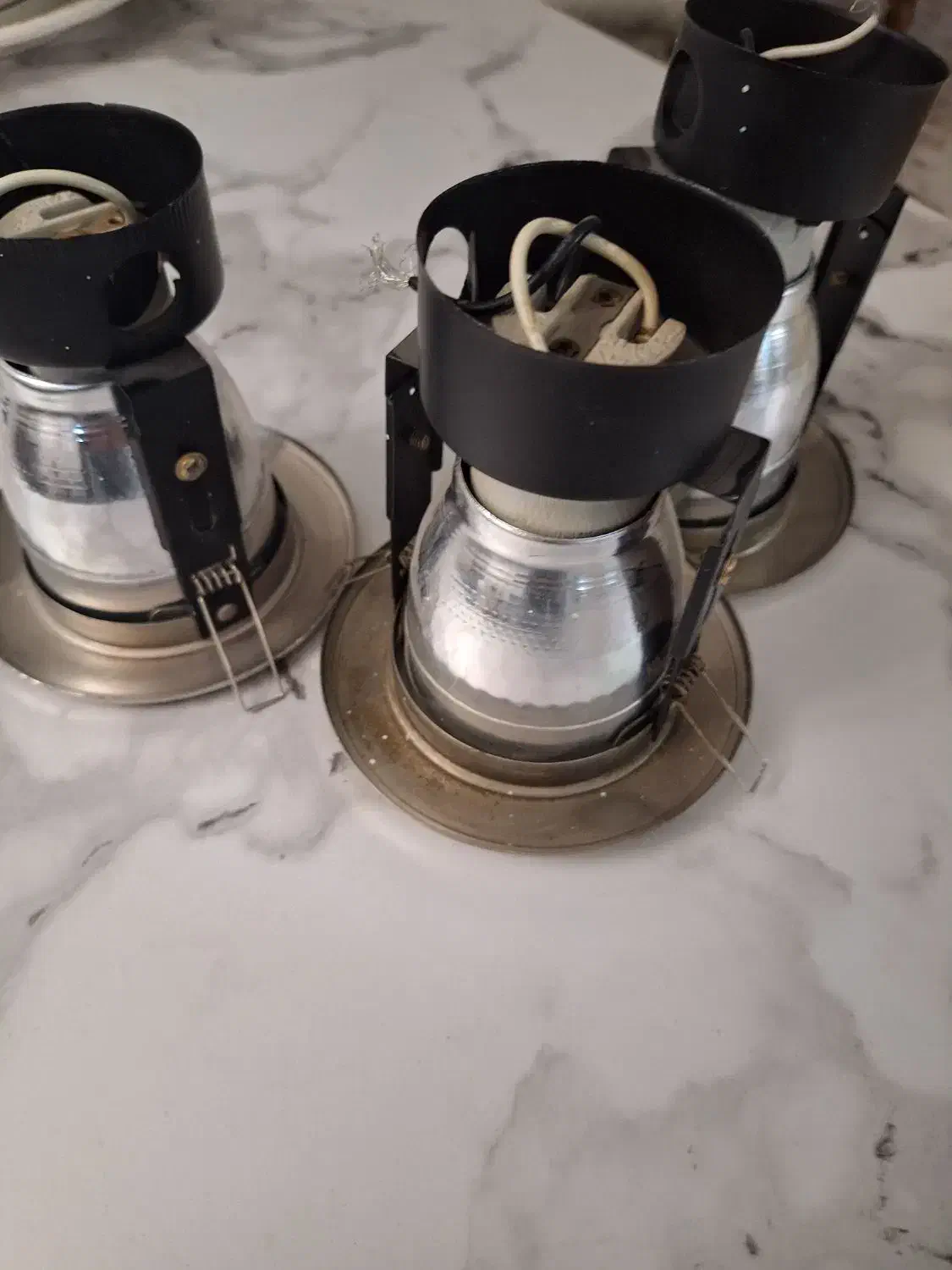 چراغ هالوژنی سقفی تعداد۱۵۰ عدد|لامپ و چراغ|تهران, پونک|دیوار