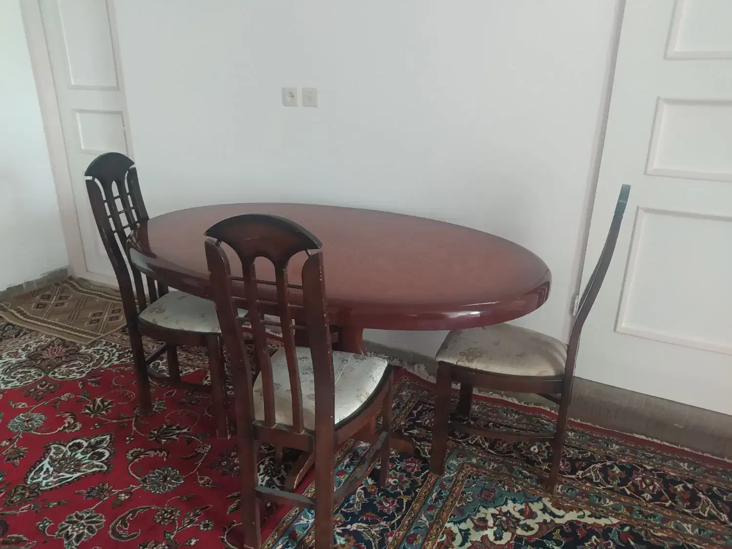 میز غذاخوری|میز و صندلی غذاخوری|شهرضا, |دیوار