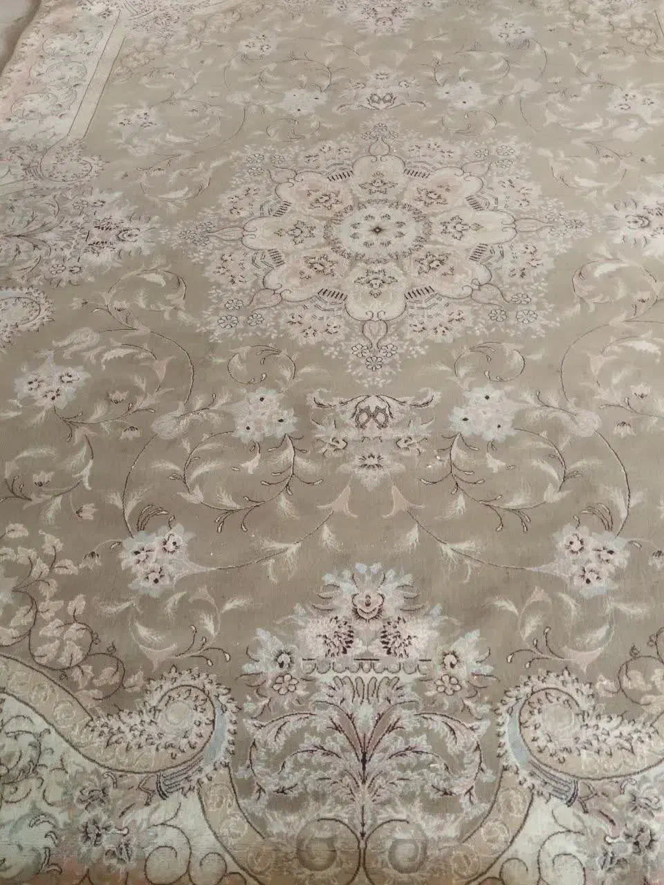 فرش نه متری|فرش|ری, سرتخت|دیوار