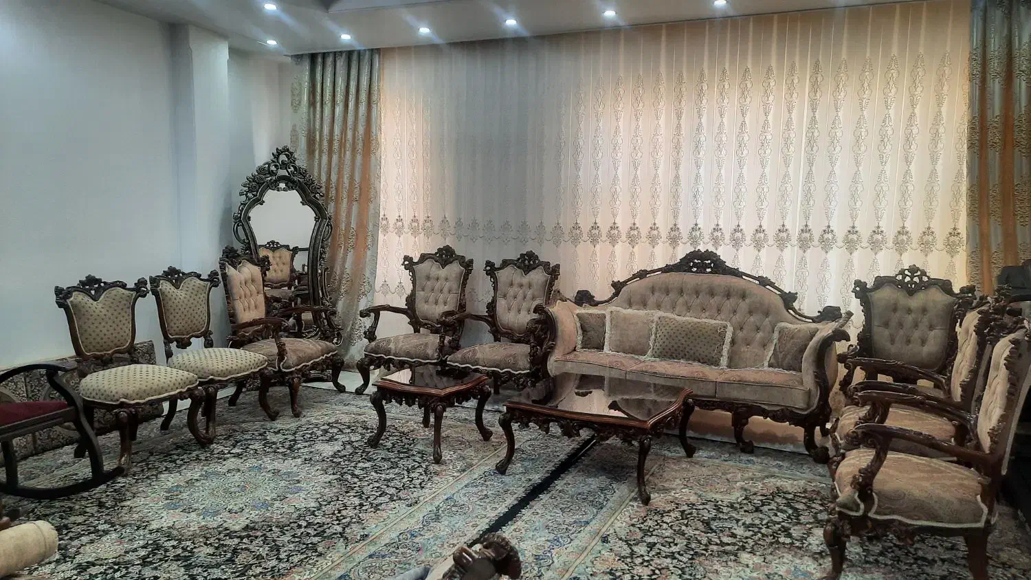 مبل سلطنتی چوبی در حد نو|مبلمان خانگی و میز عسلی|قم, عمار یاسر|دیوار