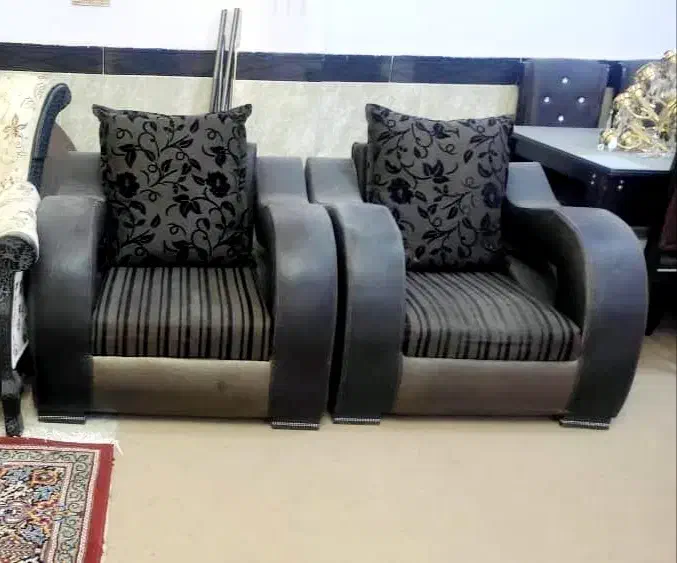 مبلمان راحتی در حد نو|مبلمان خانگی و میز عسلی|ایلام, |دیوار