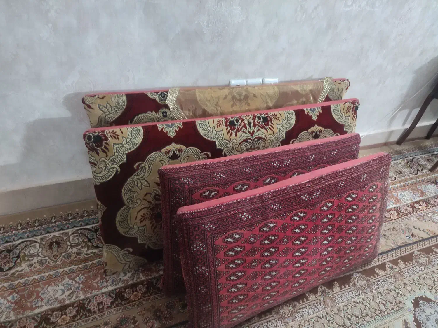 چهارتا پشتی|پشتی|بجنورد, |دیوار