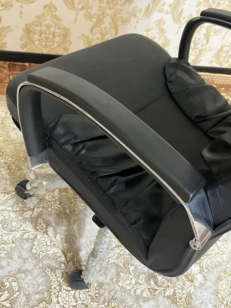 صندلی چرخشی ارتفاع دار|صندلی و نیمکت|قم, پردیسان|دیوار