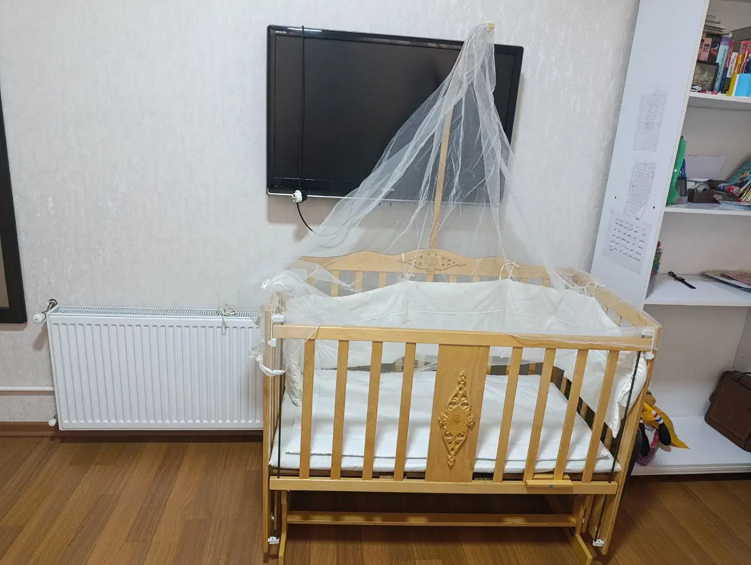 گهواره و تخت کودک|تخت و صندلی بچه|سنندج, |دیوار