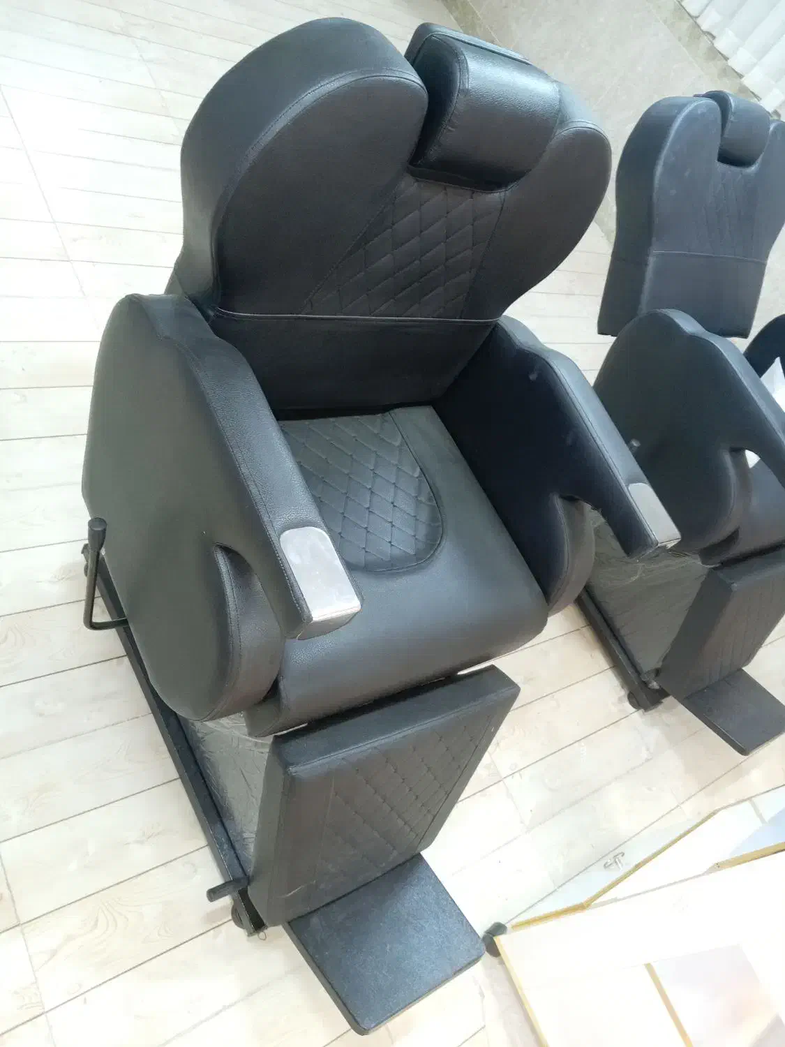 فروش لوازم سالن زیبایی کلی و جزعی|آرایشگاه و سالنهای زیبایی|تربتحیدریه, داروپخش|دیوار