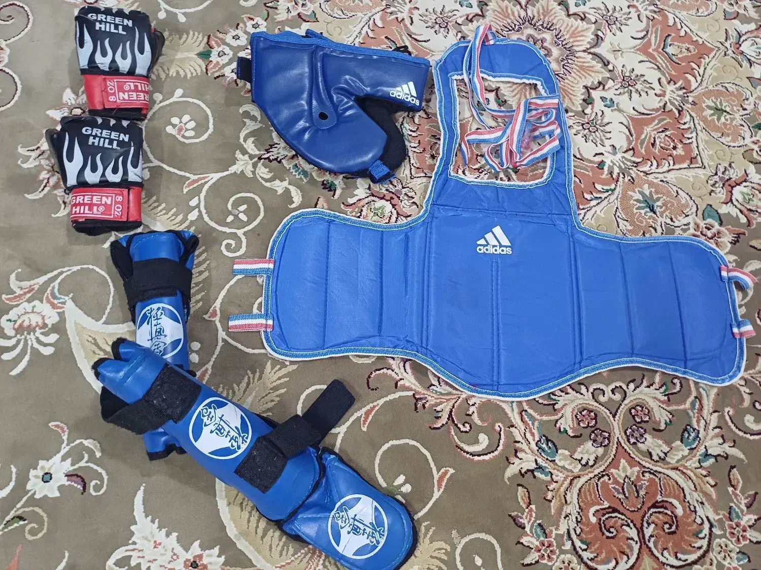 دوتا ست کامل وشوو  یک ست کامل بوکس.یک عدد هوگو|تجهیزات ورزشی|یاسوج, |دیوار