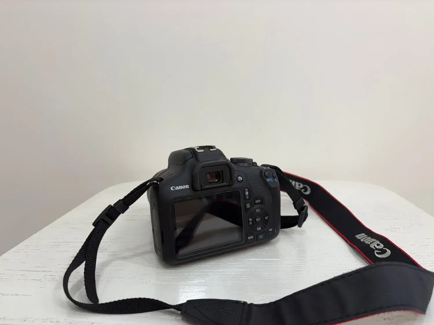 دوربین Canon 2000D تمیز و کمکارکرد|دوربین عکاسی و فیلمبرداری|پردیس, فاز ۱|دیوار