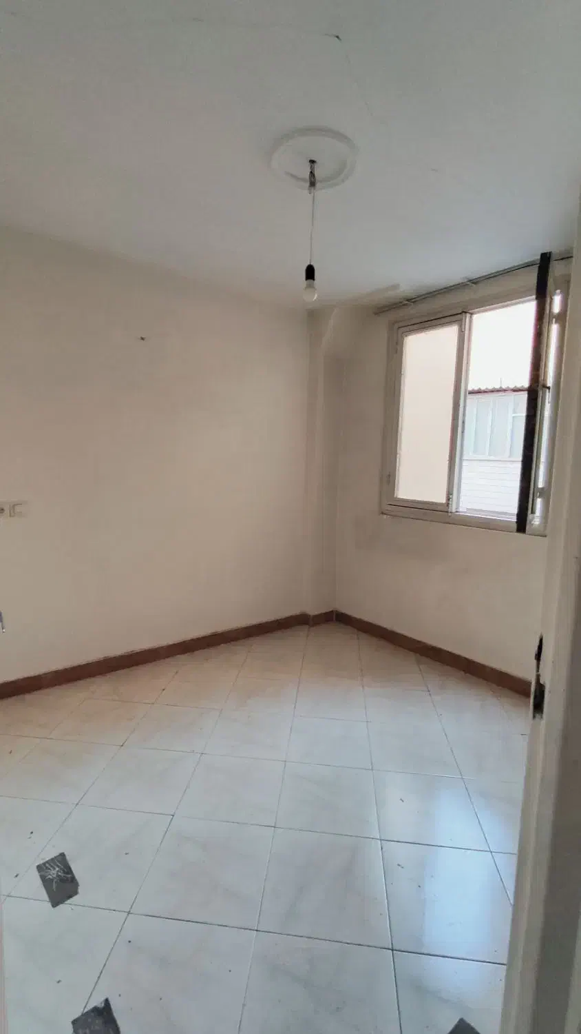 48متر پارکینگ انباری شکوفه عارف شمالی شکوری