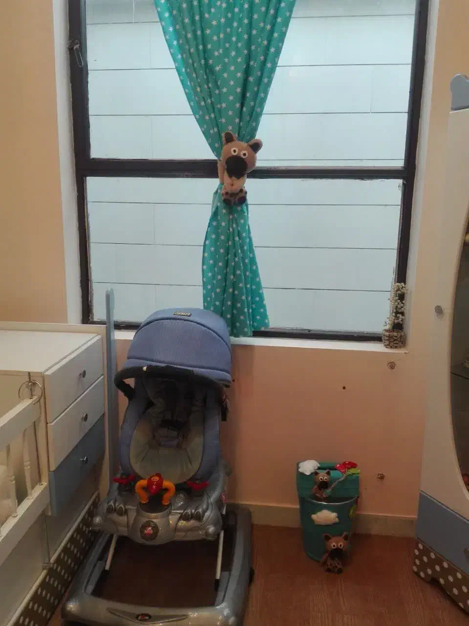 گهواره کریر و روروئک|اسباب و اثاث بچه|فرخ‌شهر, |دیوار