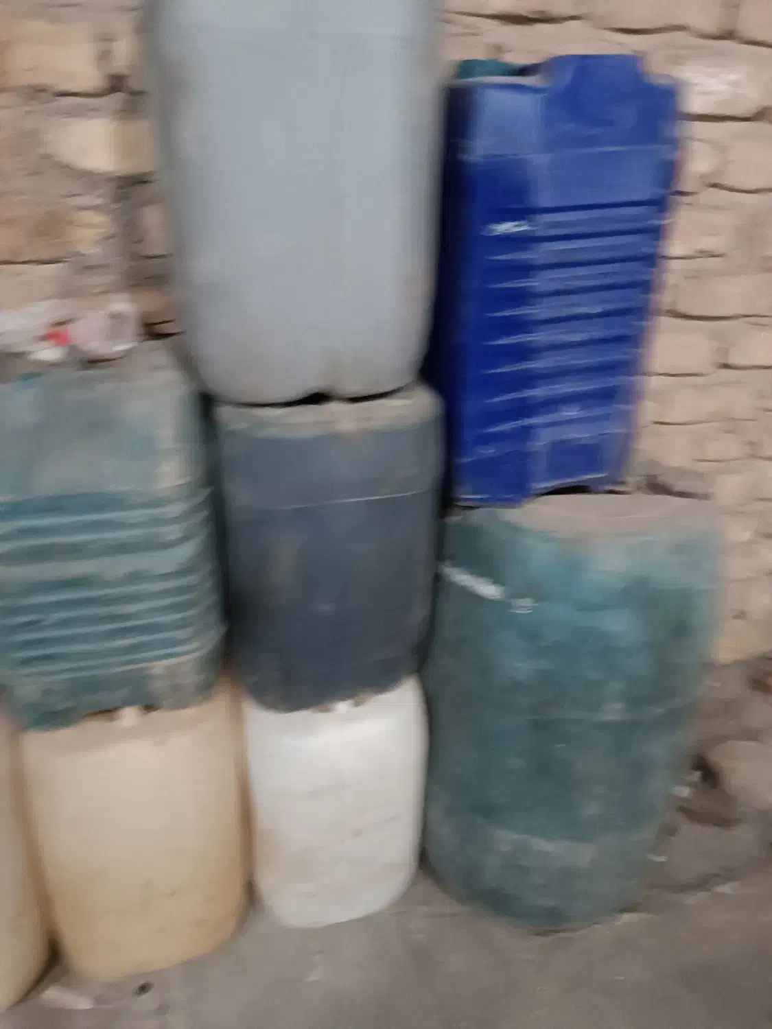 بیست لیتری خالی|ظروف نگهدارنده، پلاستیکی، یک‌بارمصرف|رفسنجان, |دیوار