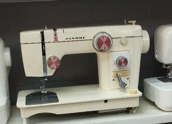 چرخ خیاطی ژانومه 802 ژاپن|چرخ خیاطی و ریسندگی|شوش, |دیوار
