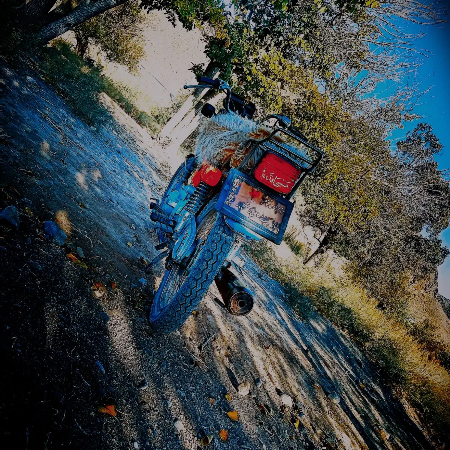 تکتاز|موتورسیکلت|رشتخوار, |دیوار