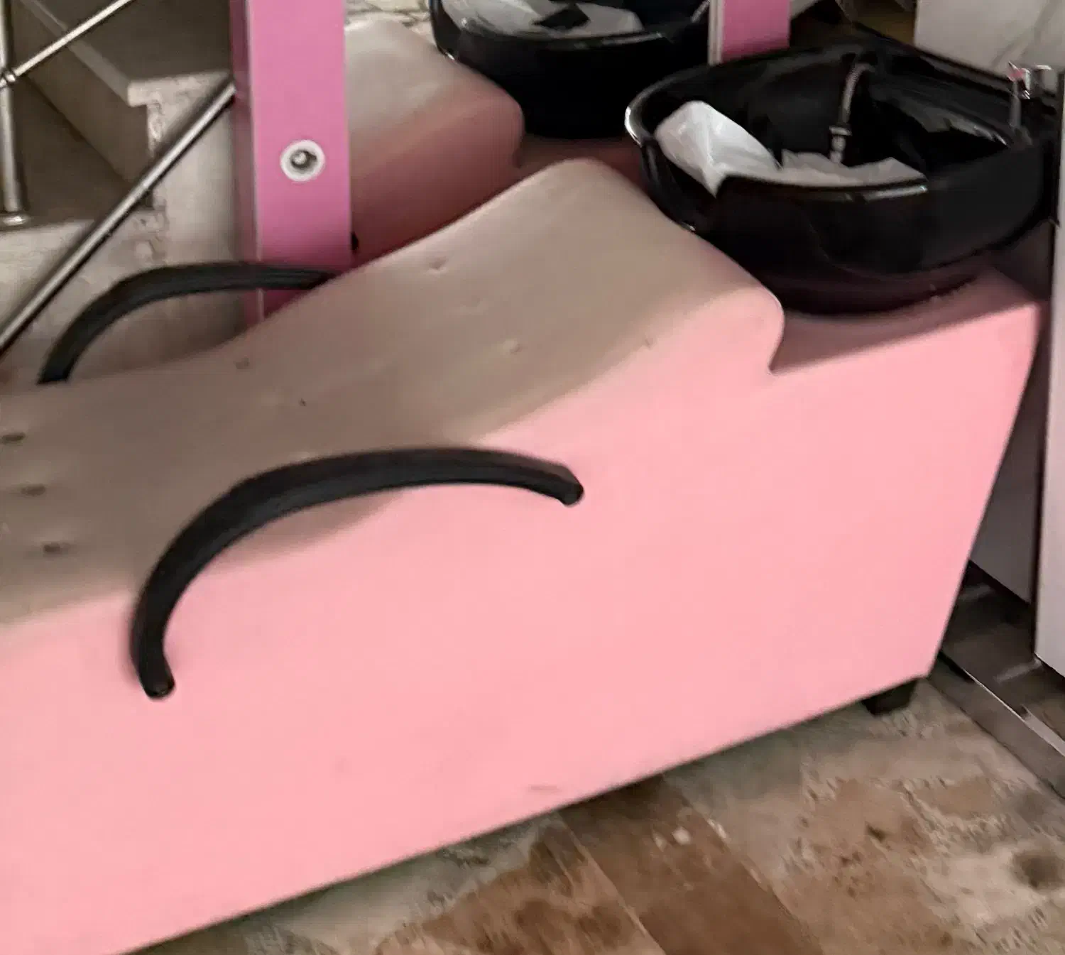 تجهیزات ارایشگاهی|آرایشگاه و سالنهای زیبایی|رشت, دیلمان|دیوار