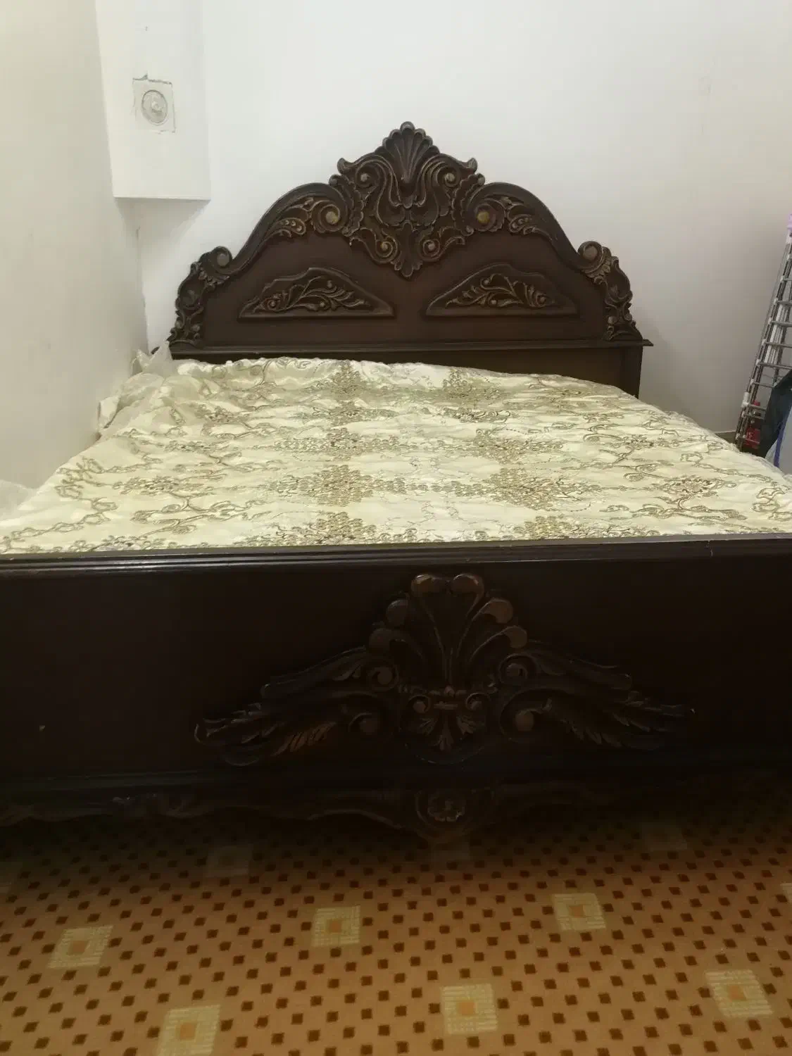 تخت خواب دو نفره|تخت و سرویس خواب|کاشمر, |دیوار