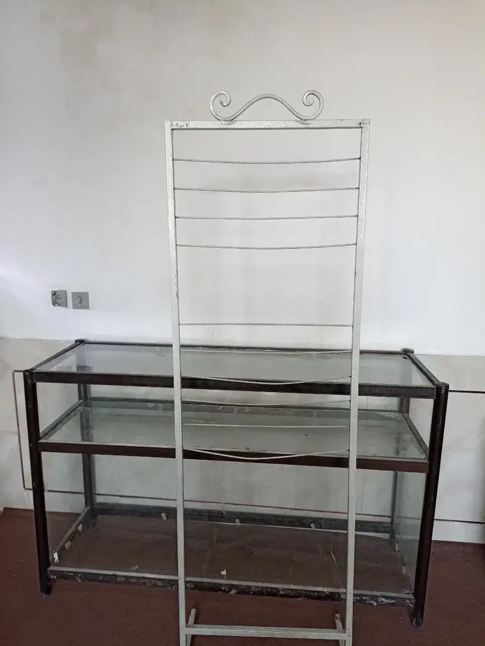 ویترین استندکاغذ کادو|بوفه، ویترین، کنسول|اصفهان, شاه پسند|دیوار