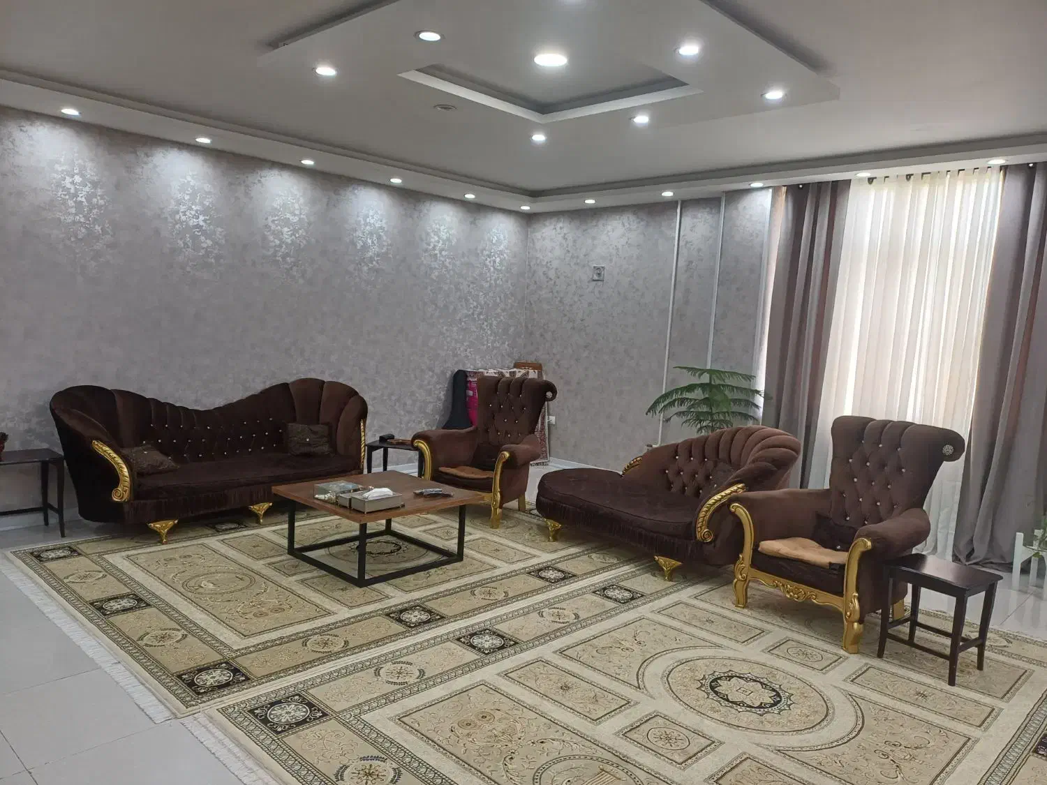مبل هشت نفره.همراه با دومین وسط|مبلمان خانگی و میز عسلی|بندر ماهشهر, |دیوار