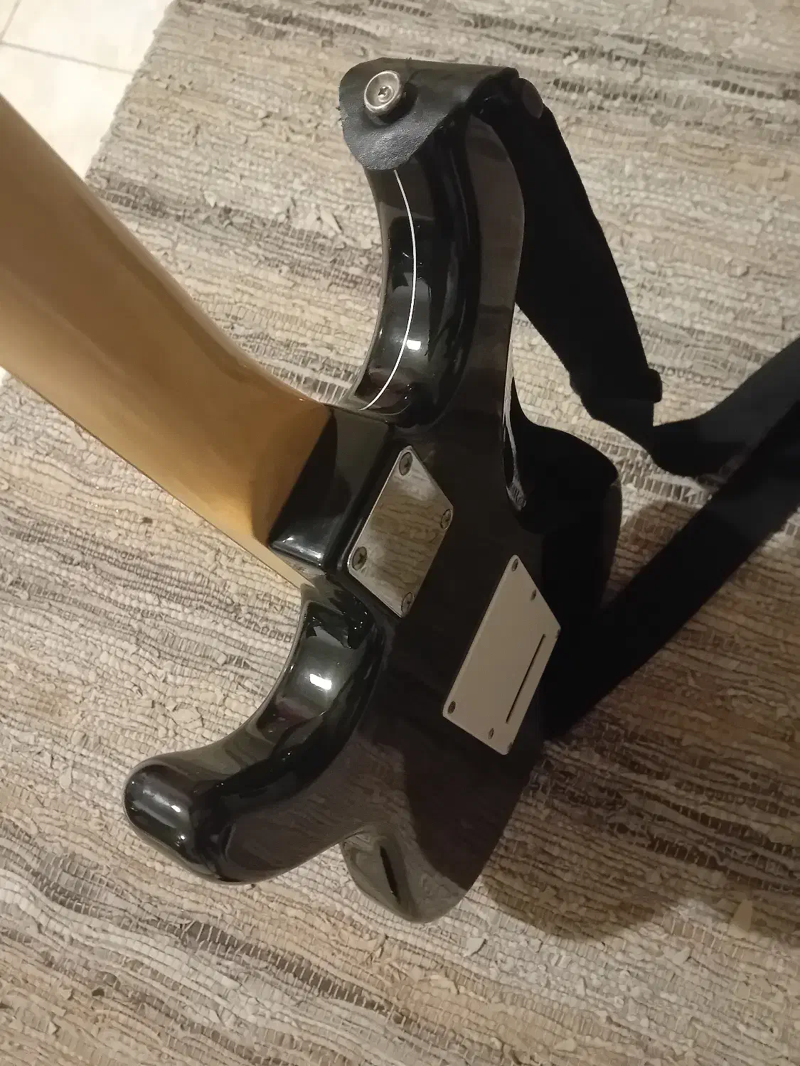 گیتار الکتریک آریا STG معاوضه با بیس|گیتار، بیس، امپلیفایر|پردیس, فاز ۲|دیوار