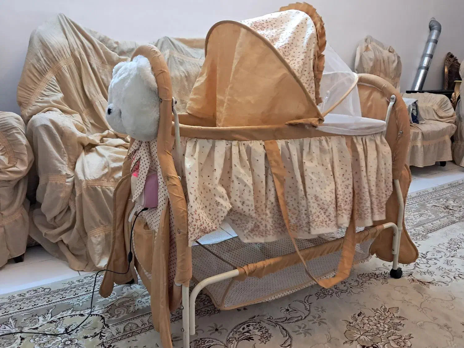 گهواره برقی موزیکال|تخت و صندلی بچه|قم, هفت تیر|دیوار