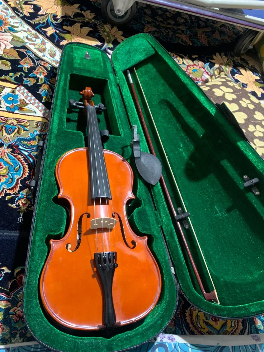 ویولن|ویولن|اقبالیه, |دیوار