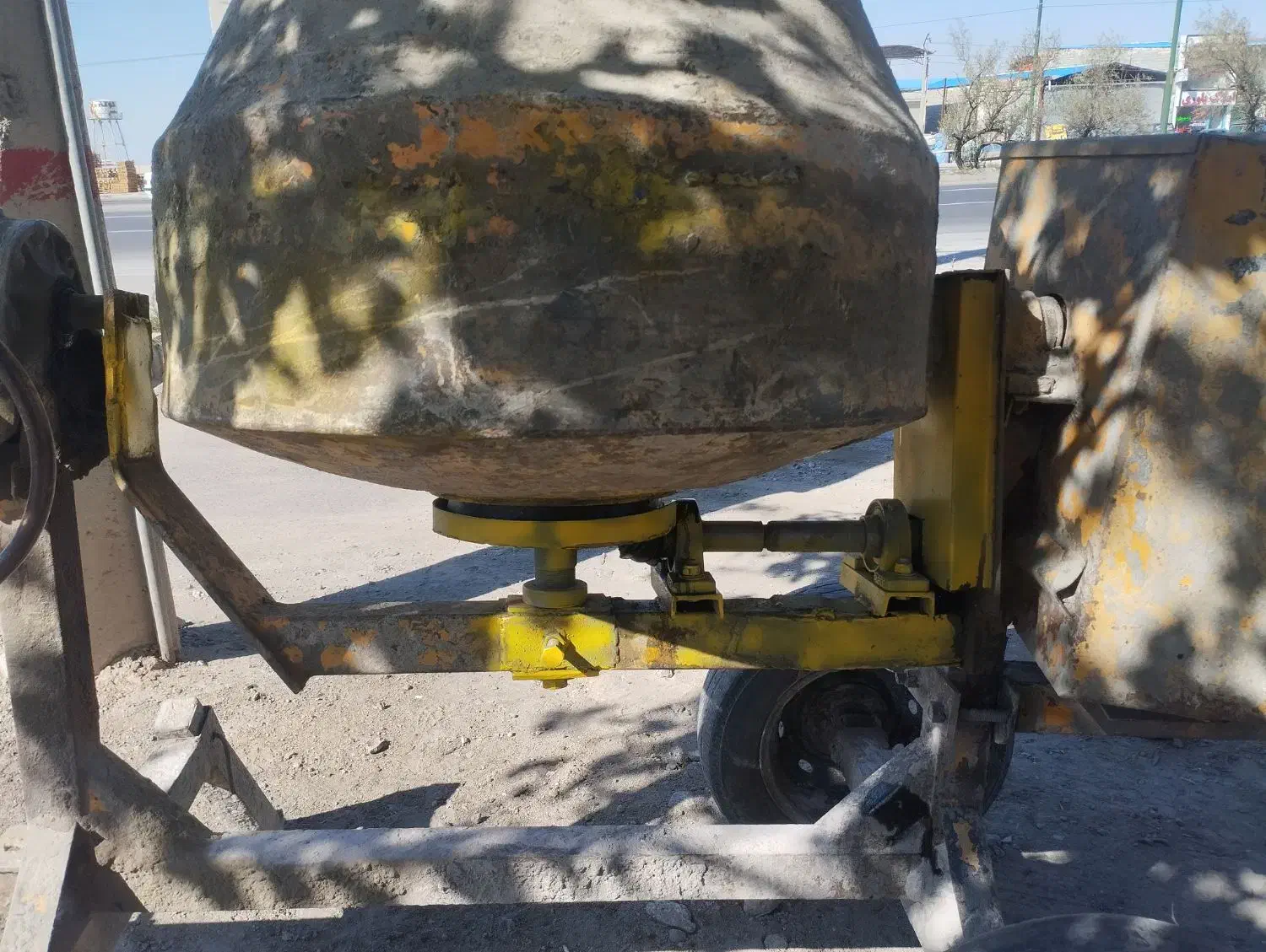 بتونیر دنده زیر|ماشین‌آلات صنعتی|خسروشاه, |دیوار