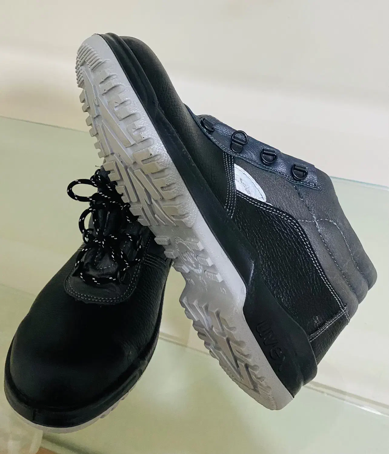 کفش ایمنی ،اورکت ،کوله نو و آکبند|کیف، کفش، کمربند|مشهد, هفت تیر (آب و برق)|دیوار