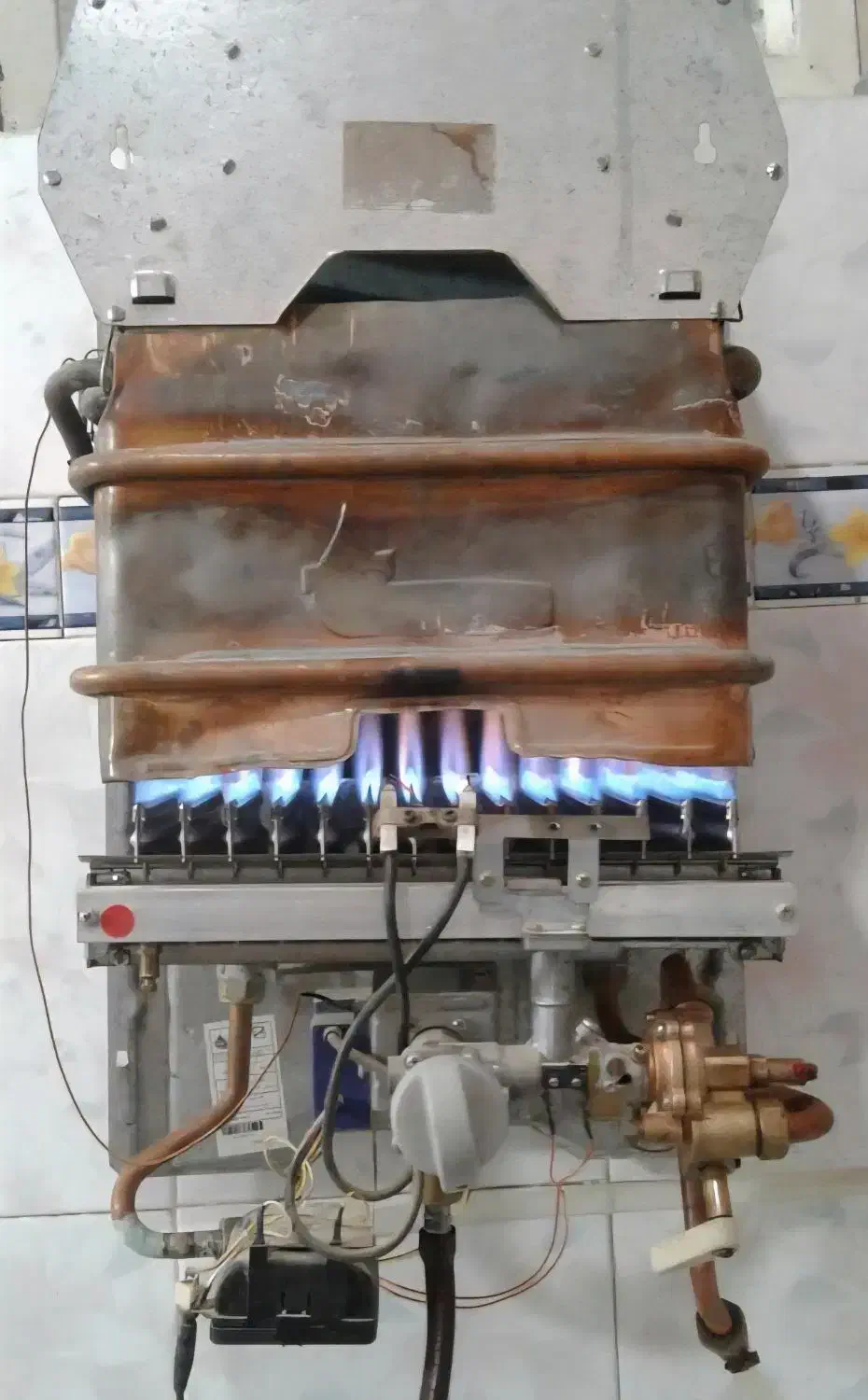 تعمیر و سرویس آبگرمکن و پکیج|خدمات پیشه و مهارت|بوشهر, |دیوار