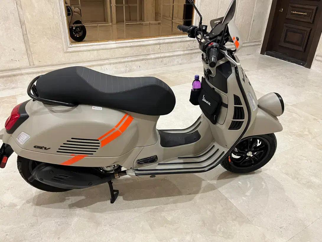 Vespa GTV280 GPS|موتورسیکلت|تهران, درختی|دیوار