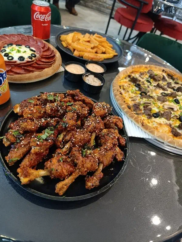 واگذاری فست فود با تجهیزات کامل لاین ها|کافیشاپ و رستوران|سنندج, |دیوار