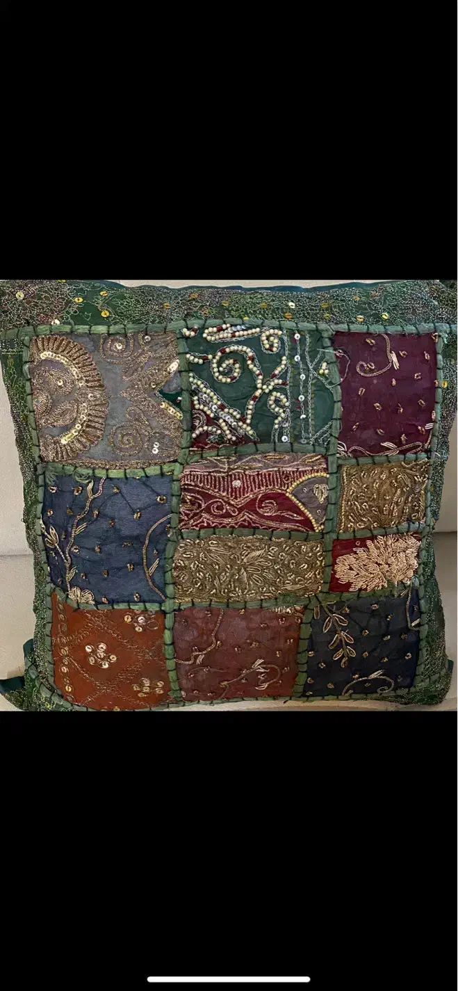 ۳ عدد کوسن ساده سبز رنگ و ۲ عدد کوسن طرح دار|رختخواب، بالش، پتو|تهران, ایرانشهر|دیوار